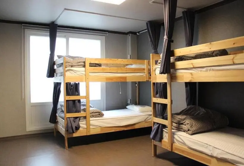 Perhehuone, Blue Door Hostel Guesthouse