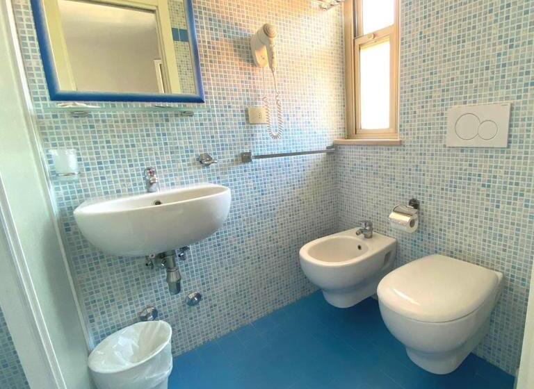 חדר סטנדרט לשלושה עם מרפסת, Bellini