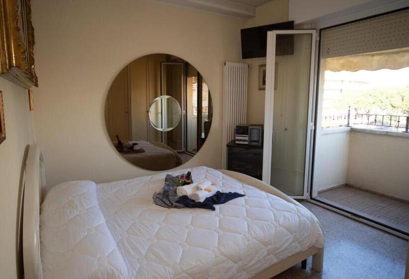 חדר משפחתי, Cristina Hospitality Centrale