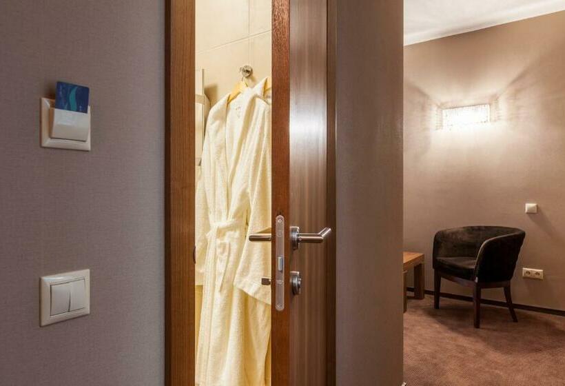 استودیوی لوکس, Crystal