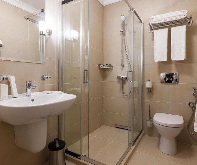 اتاق کلاس بیزنس, Crystal