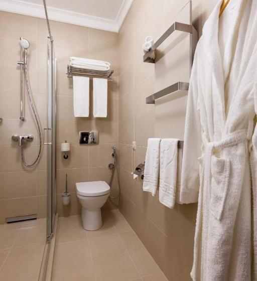 اتاق کلاس بیزنس, Crystal