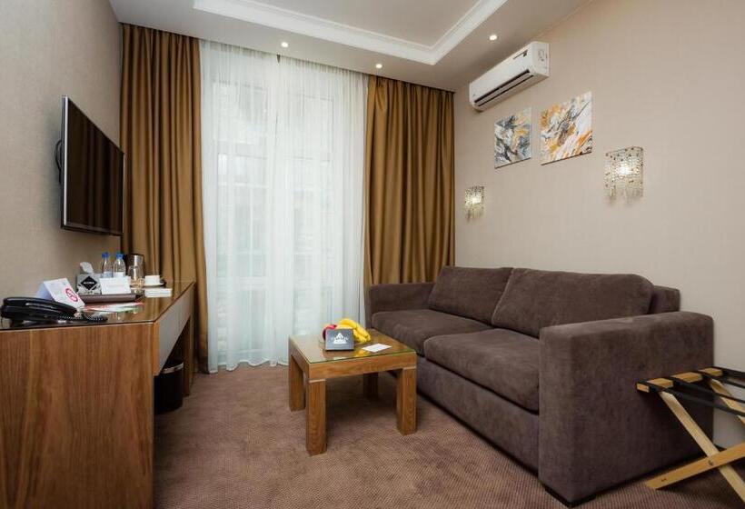 سوییت جونیور لوکس, Crystal