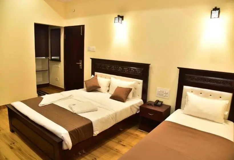 Standard Kolmen Hengen Huone, Sak Royal Residency