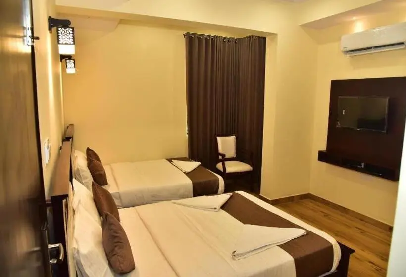 Basic Kolmen Hengen Huone, Sak Royal Residency
