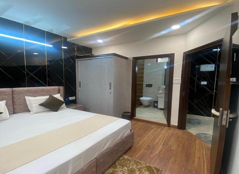 家庭套房, The Pine Retreat - Mall Road Dalhousie