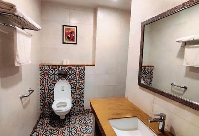 Номер Deluxe, The Angel Hotel & Suites Near Medanta