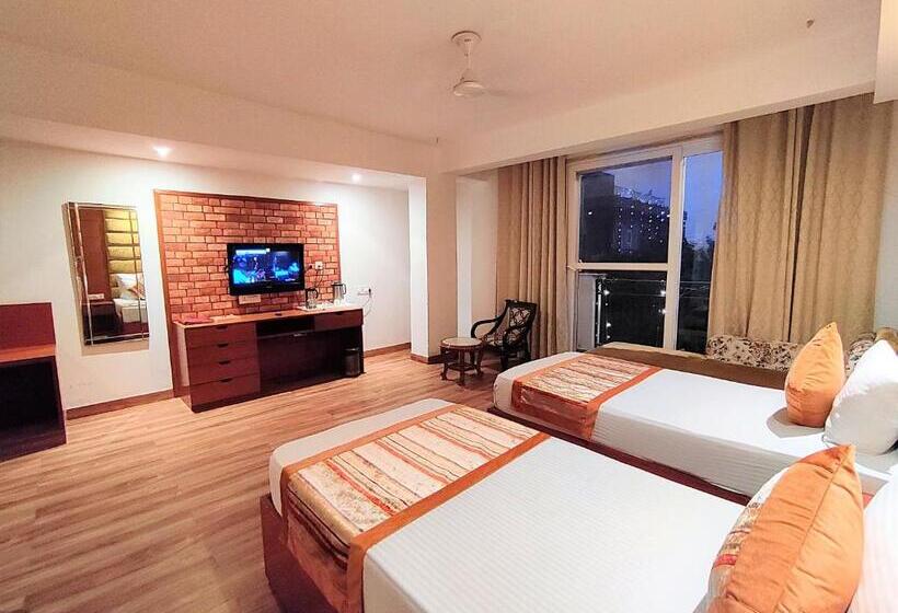 Студия Deluxe, The Angel Hotel & Suites Near Medanta