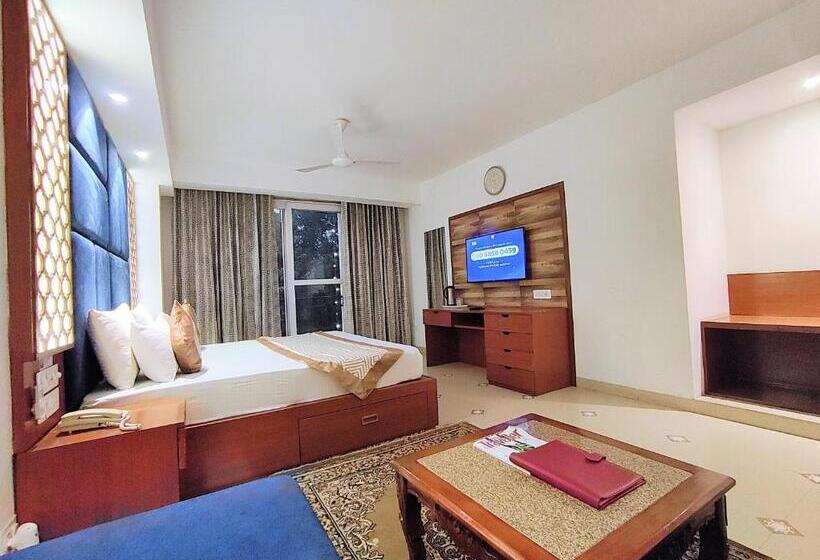 Студия Deluxe, The Angel Hotel & Suites Near Medanta