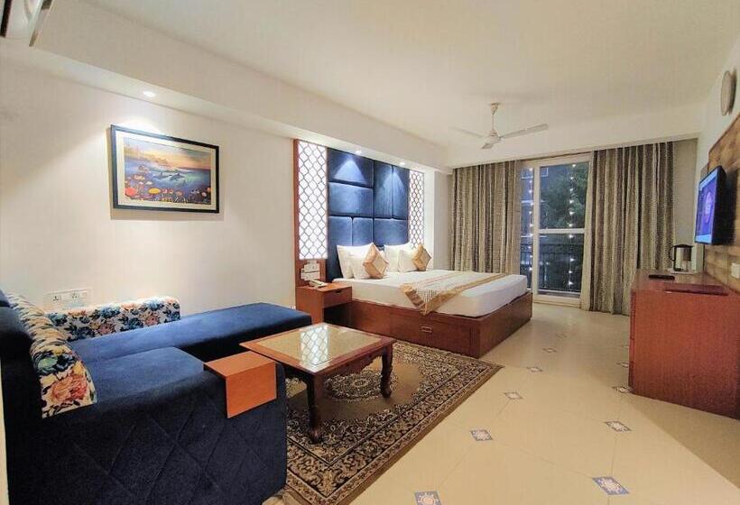 Студия Deluxe, The Angel Hotel & Suites Near Medanta