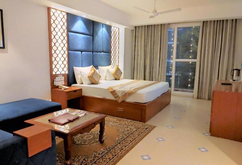 Студия Deluxe, The Angel Hotel & Suites Near Medanta