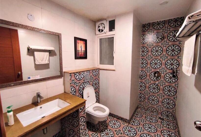 Номер Superior, The Angel Hotel & Suites Near Medanta