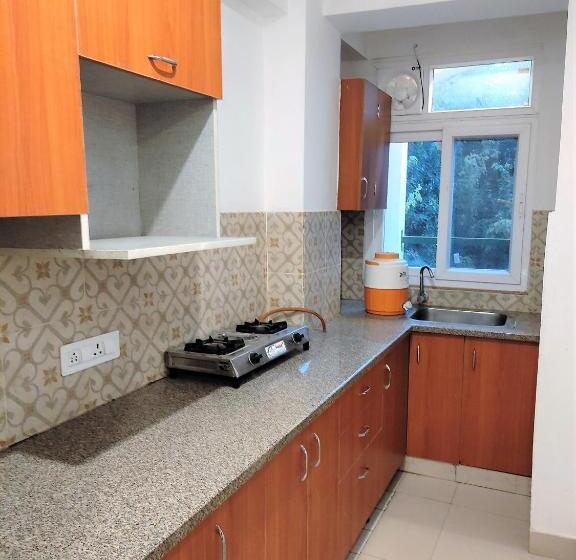 Номер Superior, The Angel Hotel & Suites Near Medanta