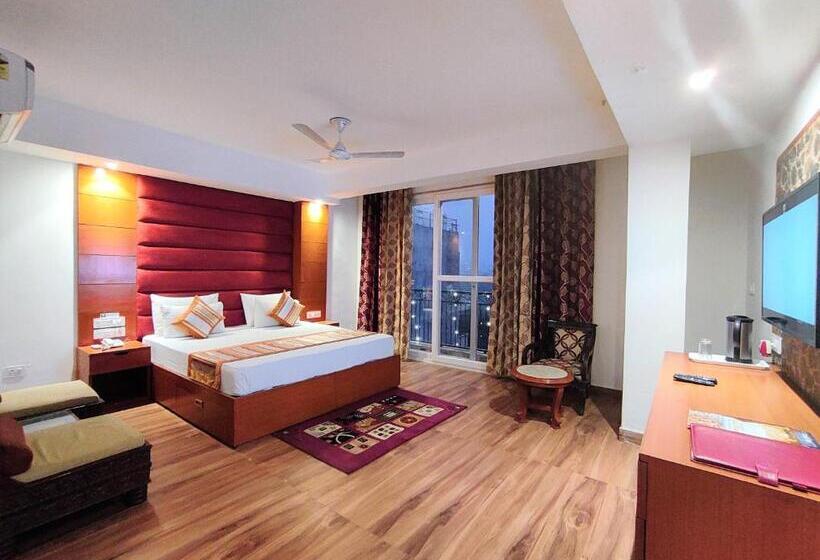 Номер Superior, The Angel Hotel & Suites Near Medanta