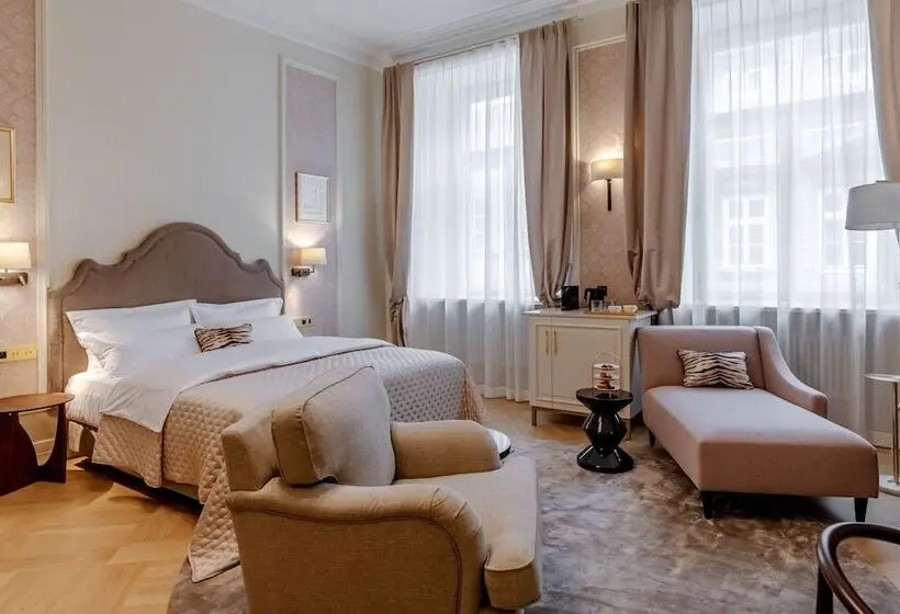 اتاق لوکس, Unicus Palace Old Town Destigo Hotels