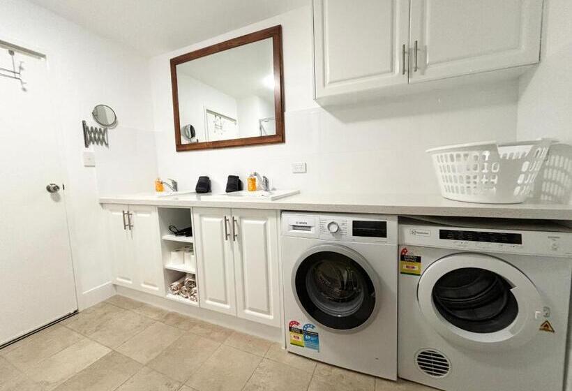 Апартаменты 1 Спальня Вид на Море, Coastal Beach Retreat Scarborough Pool & Slide!