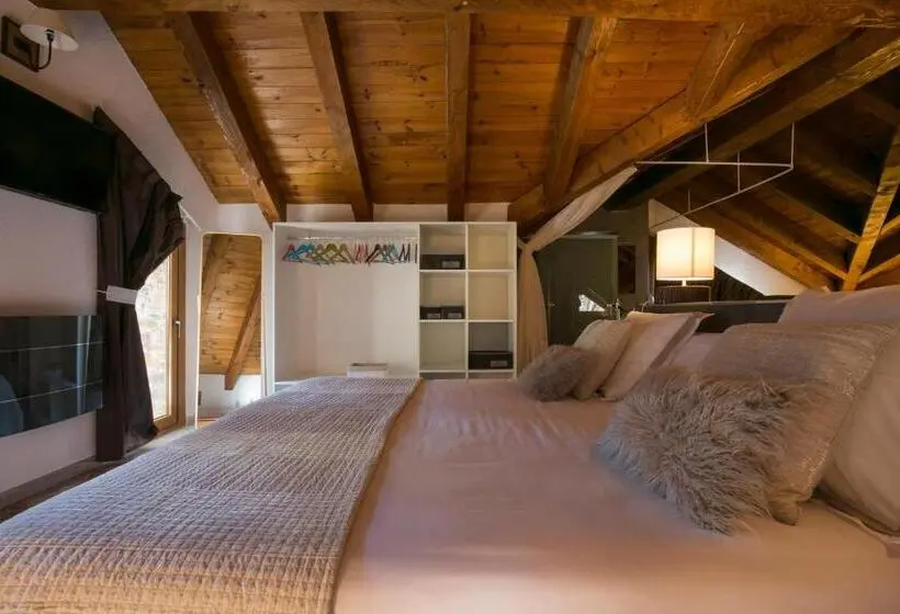 Deluxe Suite King Bed, B&b La Lluna