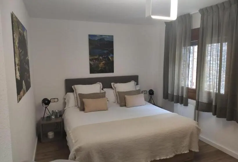 اتاق استاندارد چهار تخته, B&b La Lluna
