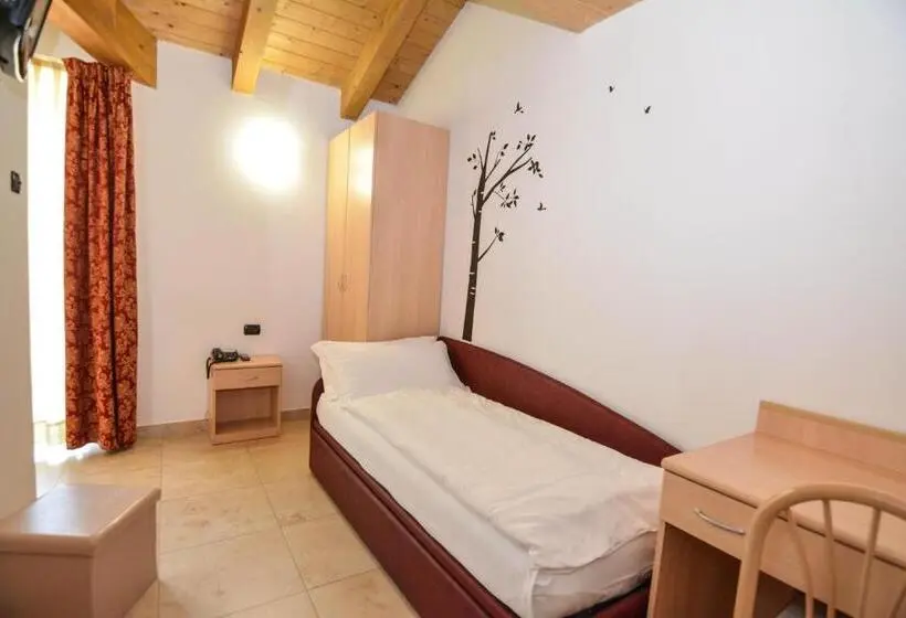 Standard Yhden Hengen Huone, Alpieve Albergo Pieve