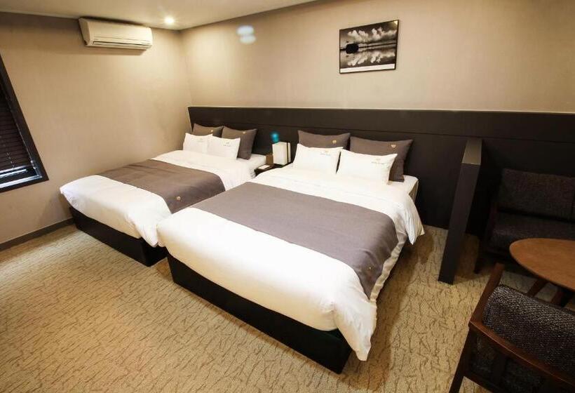 Suite Queen Bed, Bcent