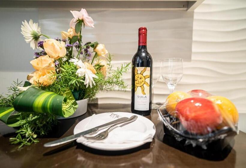 اتاق کلاب, Bhagini Icon Premier