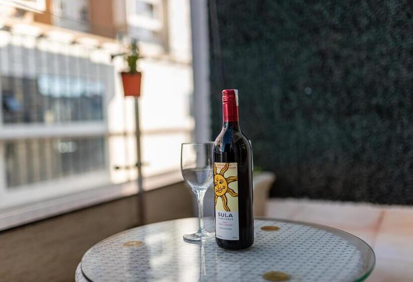 اتاق اجرایی با تخت بزرگ, Bhagini Icon Premier