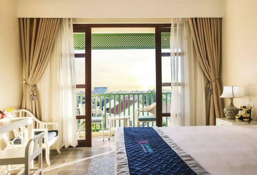 اتاق لوکس با چشم‌انداز استخر, Lantana Riverside Hoi An Boutique Hotel & Spa