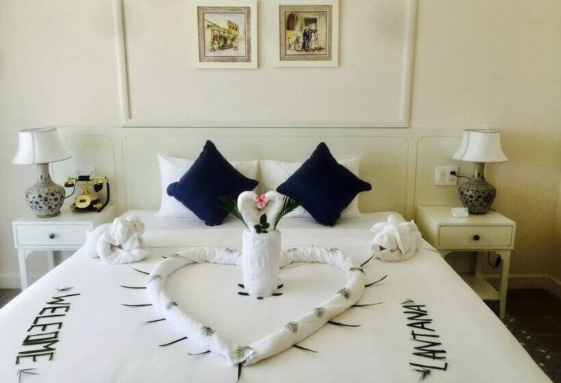 اتاق لوکس با چشم‌انداز استخر, Lantana Riverside Hoi An Boutique Hotel & Spa