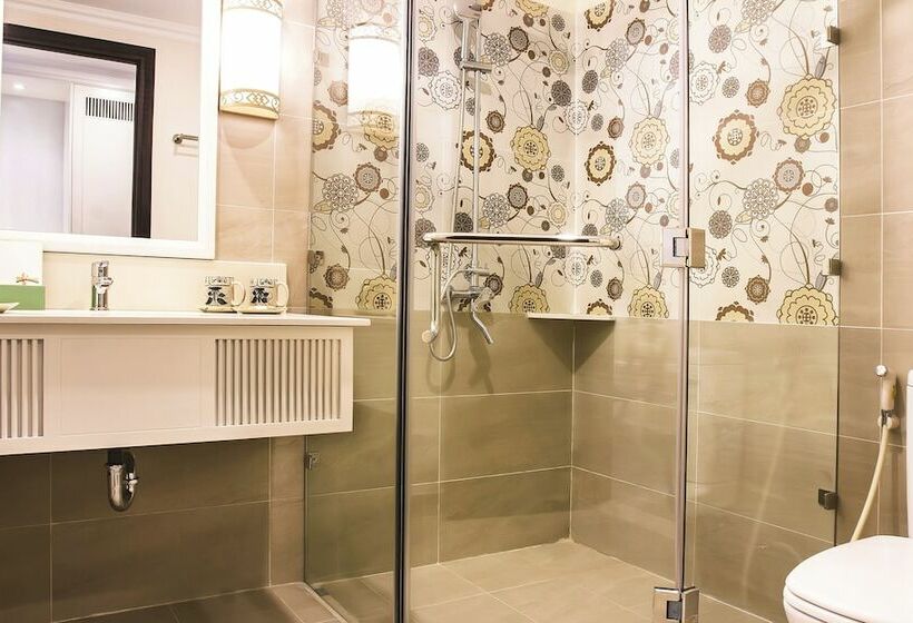 اتاق لوکس با چشم‌انداز استخر, Lantana Riverside Hoi An Boutique Hotel & Spa