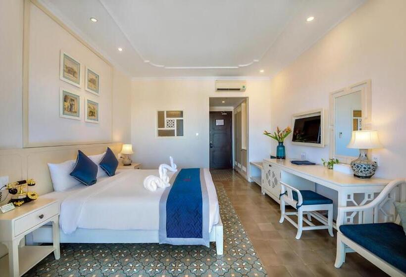 اتاق لوکس با چشم‌انداز استخر, Lantana Riverside Hoi An Boutique Hotel & Spa