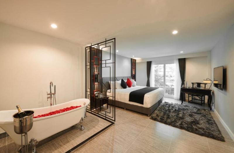 اتاق لوکس با چشم‌انداز استخر, Lantana Riverside Hoi An Boutique Hotel & Spa