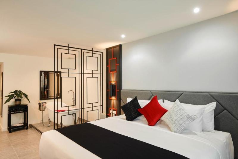 اتاق لوکس با چشم‌انداز استخر, Lantana Riverside Hoi An Boutique Hotel & Spa