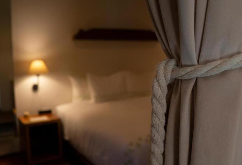 اتاق لوکس, Los Amantes