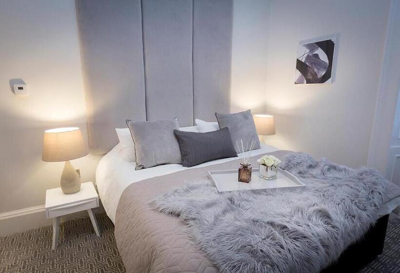 디럭스 룸, The Lane