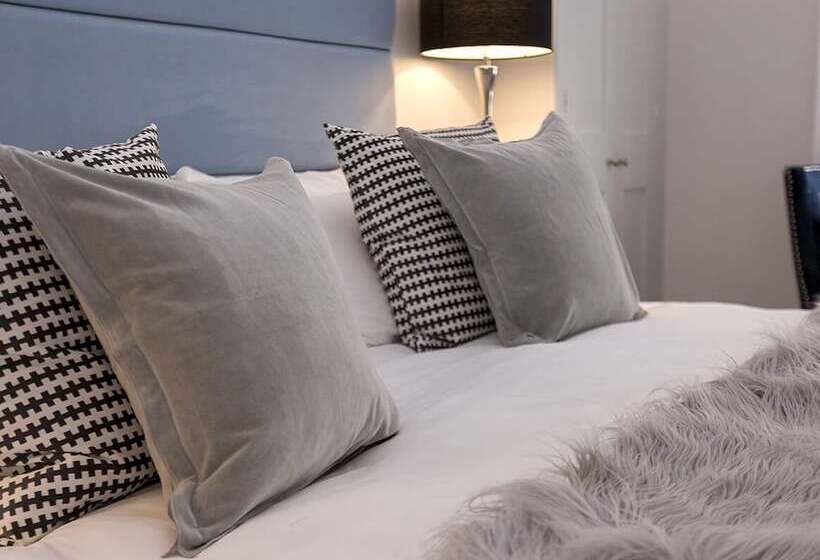 Номер Deluxe, The Lane