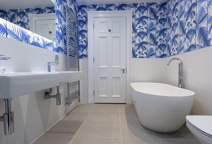 디럭스 룸, The Lane