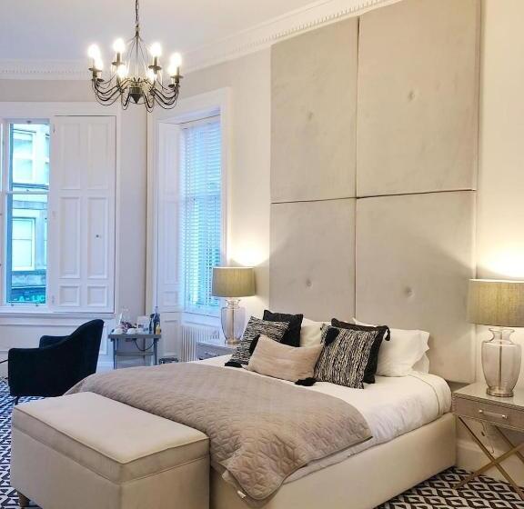 수피리어 룸, The Lane