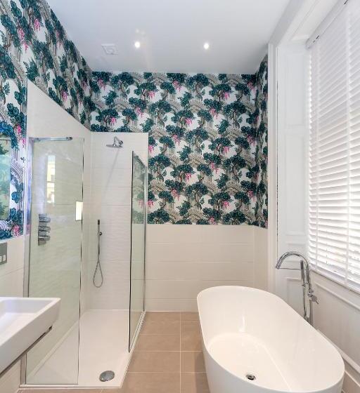 Номер Deluxe, The Lane