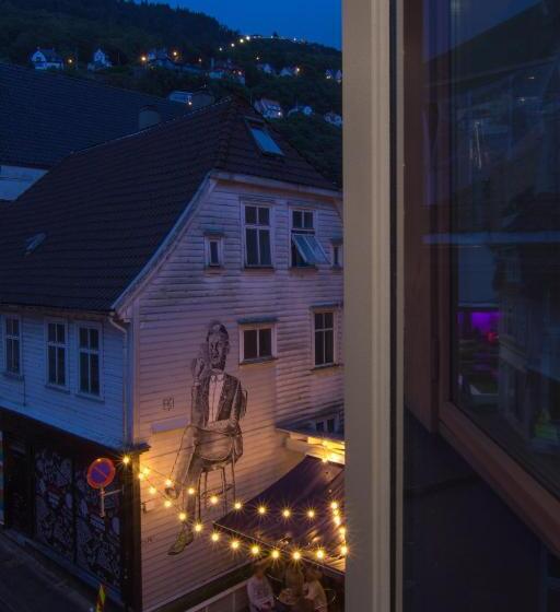 اتاق سوپریور با چشم‌انداز, Magic Hotel Korskirken