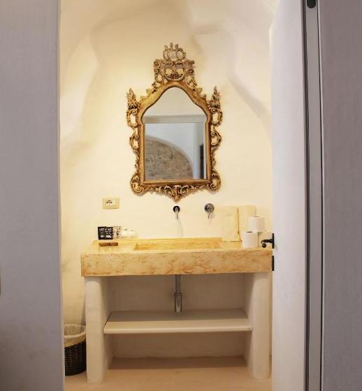 带大床的标准间, Palazzo Camarda B&b