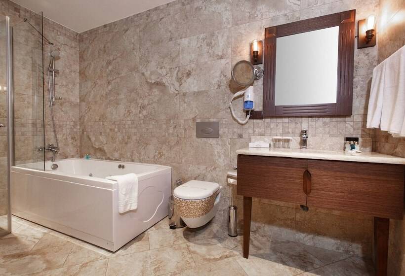 Camera Standard Vista Lago, Sera Lake Resort Hotel Spa & Aparts