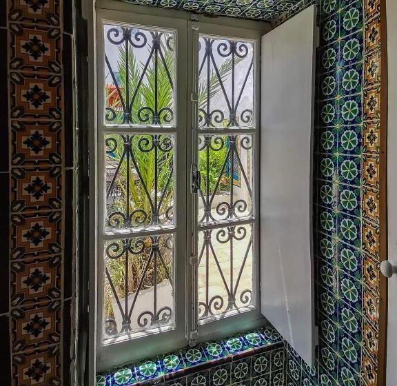 اتاق استاندارد, Bou Fares