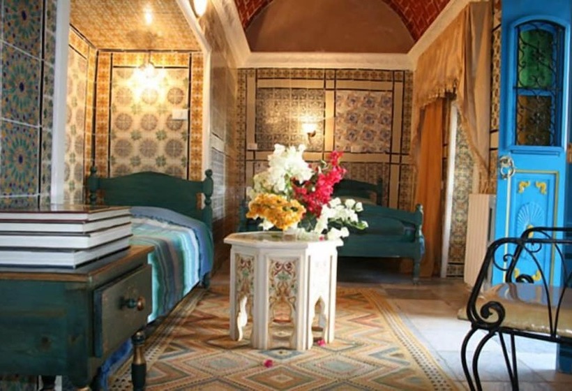 اتاق استاندارد سه نفره, Bou Fares