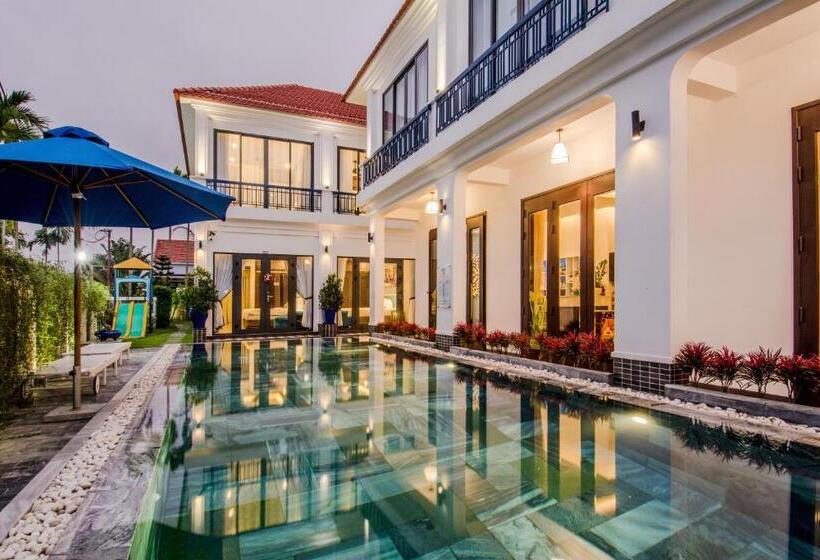 اتاق خانوادگی تودرتو, Lavini Hoian Boutique Villa