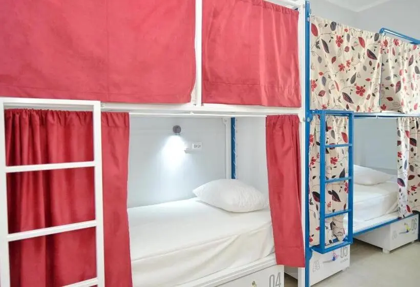 تختخواب در اتاق مشترک, Hostel Pupa