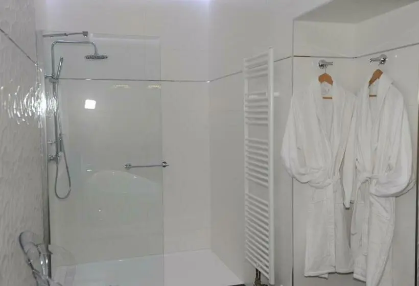 Deluxe-juniorsviitti, Hôtel Victor Hugo