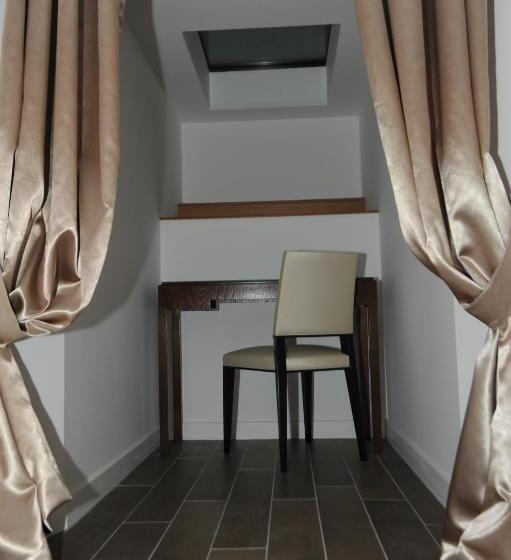 Полулюкс Вид на Сад, Hôtel Victor Hugo
