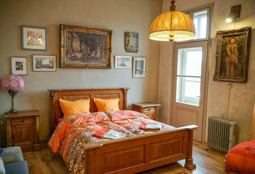 浴室共有ファミリールーム, Rooster Hostel