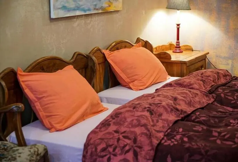 浴室共有スタンダード４人用ルーム, Rooster Hostel