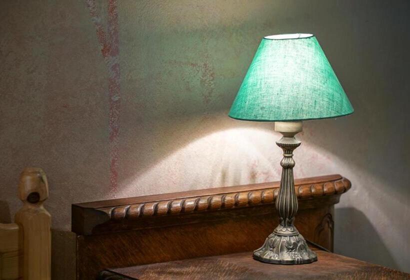 バス共有のスタンダードルーム, Rooster Hostel